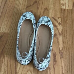 Women’s snake skin flat
